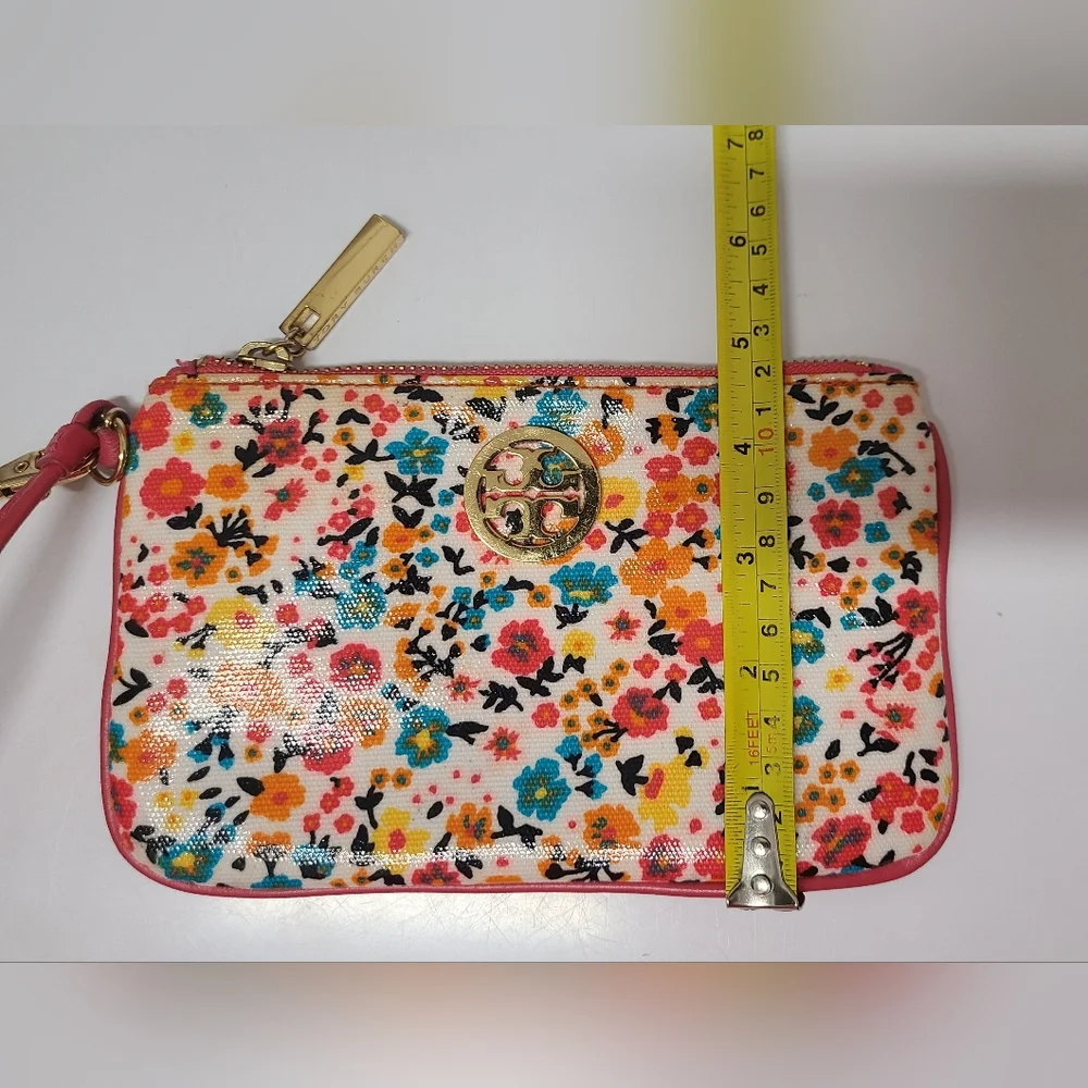 Tory Burch Vintage Floral Wristlet Clip-in Pouch in Pink Multi
